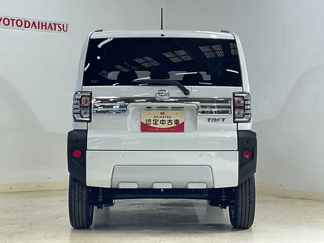 タフト Ｇ　クロムベンチャー　デモカー　パノラマモニター　クルコン　デモカー　パノラマモニター　スカイフィールトップ　アダプティブクルーズコントロール　前後コーナーセンサー　前席シートヒーター　電子パーキング　オートブレーキホールド　１５インチ純正アルミホイール（14枚目）