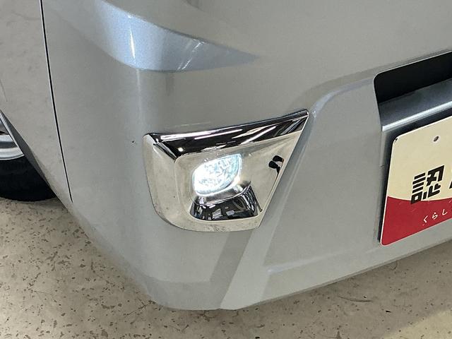 ハイゼットトラック ジャンボSAIIIt ワンオーナー AT車 CDオーディオ ワンオーナー AT車 CDオーディオ 3方開 荷台作業灯 LEDヘッドライト ドアバイザー 横滑り防止装置 キーレスエントリー 盗難防止装置 アイドリングストップ 電動格納ミラー オートライト(8枚目)