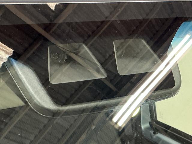 ハイゼットトラック ジャンボSAIIIt ワンオーナー AT車 CDオーディオ ワンオーナー AT車 CDオーディオ 3方開 荷台作業灯 LEDヘッドライト ドアバイザー 横滑り防止装置 キーレスエントリー 盗難防止装置 アイドリングストップ 電動格納ミラー オートライト(10枚目)