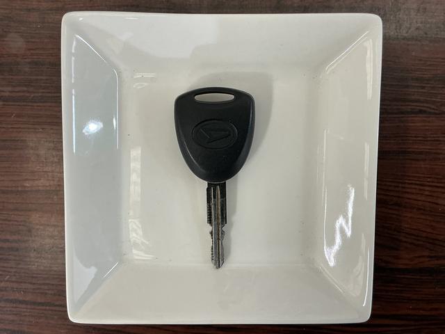 ハイゼットトラック ジャンボSAIIIt ワンオーナー AT車 CDオーディオ ワンオーナー AT車 CDオーディオ 3方開 荷台作業灯 LEDヘッドライト ドアバイザー 横滑り防止装置 キーレスエントリー 盗難防止装置 アイドリングストップ 電動格納ミラー オートライト(19枚目)