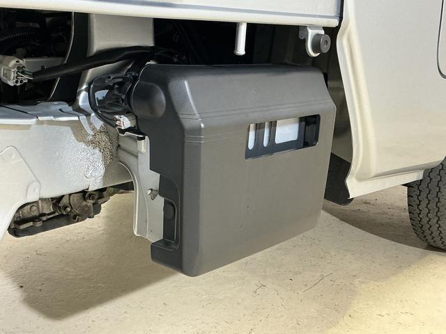 ハイゼットトラック ジャンボSAIIIt ワンオーナー AT車 CDオーディオ ワンオーナー AT車 CDオーディオ 3方開 荷台作業灯 LEDヘッドライト ドアバイザー 横滑り防止装置 キーレスエントリー 盗難防止装置 アイドリングストップ 電動格納ミラー オートライト(34枚目)