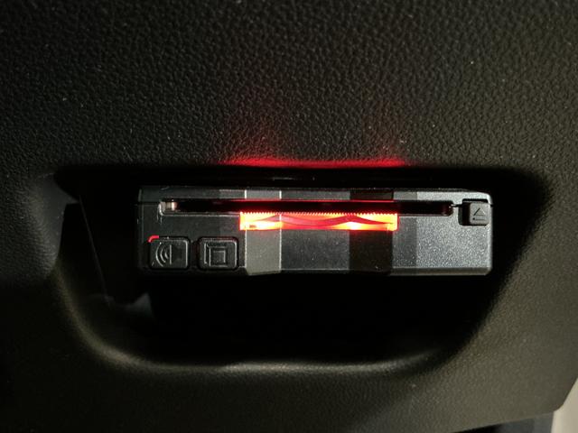 ステラ カスタムＲ　スマートアシスト　ワンオーナー　ナビ　ＥＴＣ　ワンオーナー　ナビ　バックカメラ　ＥＴＣ　シートヒーター　ＵＳＢ接続　Ｂｌｕｅｔｏｏｔｈ　ＤＶＤ再生　アイドリングストップ　横滑り防止装置　盗難防止装置　フルセグ　プッシュスタート　ＬＥＤヘッドライト（4枚目）