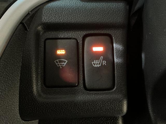 ステラ カスタムＲ　スマートアシスト　ワンオーナー　ナビ　ＥＴＣ　ワンオーナー　ナビ　バックカメラ　ＥＴＣ　シートヒーター　ＵＳＢ接続　Ｂｌｕｅｔｏｏｔｈ　ＤＶＤ再生　アイドリングストップ　横滑り防止装置　盗難防止装置　フルセグ　プッシュスタート　ＬＥＤヘッドライト（5枚目）