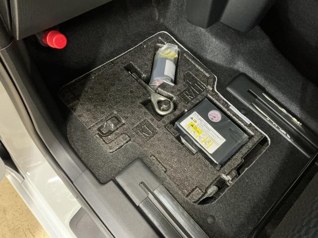 タント カスタムＸ　デモカー　全方位カメラ　両側電動スライドドア　デモカー　パノラマモニター　両側電動スライドドア　前席シートヒーター　前後コーナーセンサー　１４インチ純正アルミホイール　オートマチックハイビーム　オートブレーキホールド付き電子パーキング　スペアキー（35枚目）