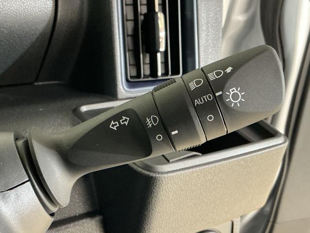 タント カスタムＸ　デモカー　全方位カメラ　両側電動スライドドア　デモカー　パノラマモニター　両側電動スライドドア　前席シートヒーター　前後コーナーセンサー　１４インチ純正アルミホイール　オートマチックハイビーム　オートブレーキホールド付き電子パーキング　スペアキー（49枚目）