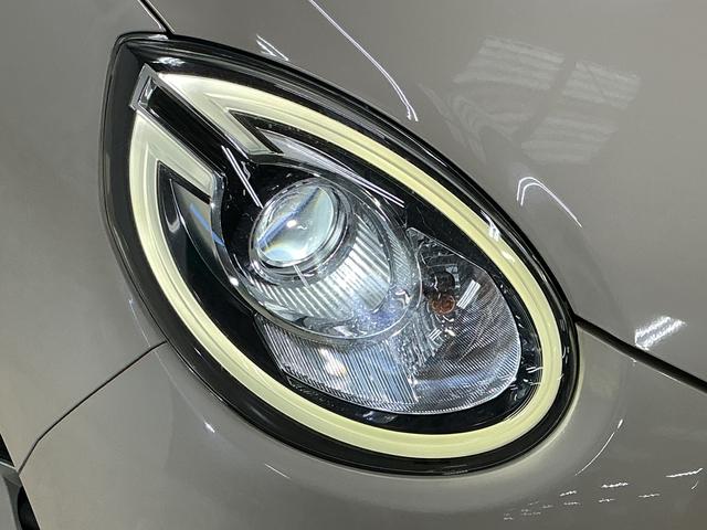 パッソ モーダ　Ｓ　ワンオーナー　ナビ　バックカメラ　ツートン　ワンオーナー　ナビ　バックカメラ　Ｂｌｕｅｔｏｏｔｈ　ツートンカラー／ルーフ黒　衝突軽減ブレーキ　ＬＥＤヘッドライト　プッシュスタート　横滑り防止装置　スペアキー　アイドリングストップ　オートエアコン（6枚目）