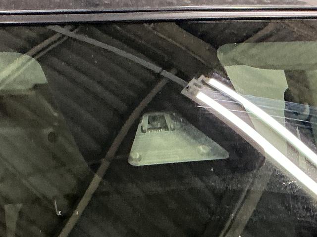 パッソ モーダ　Ｓ　ワンオーナー　ナビ　バックカメラ　ツートン　ワンオーナー　ナビ　バックカメラ　Ｂｌｕｅｔｏｏｔｈ　ツートンカラー／ルーフ黒　衝突軽減ブレーキ　ＬＥＤヘッドライト　プッシュスタート　横滑り防止装置　スペアキー　アイドリングストップ　オートエアコン（8枚目）