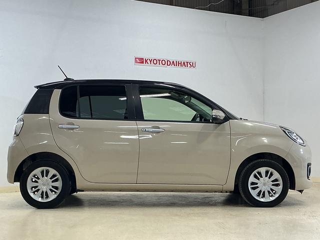 パッソ モーダ　Ｓ　ワンオーナー　ナビ　バックカメラ　ツートン　ワンオーナー　ナビ　バックカメラ　Ｂｌｕｅｔｏｏｔｈ　ツートンカラー／ルーフ黒　衝突軽減ブレーキ　ＬＥＤヘッドライト　プッシュスタート　横滑り防止装置　スペアキー　アイドリングストップ　オートエアコン（11枚目）