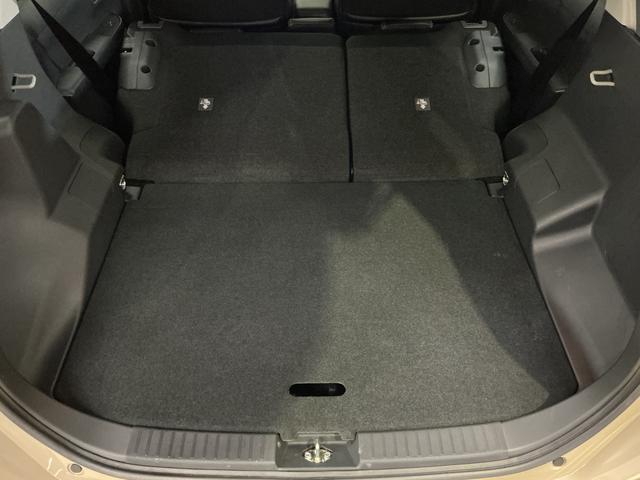 ロッキー プレミアムＧ　ＨＥＶ　ワンオーナー　パノラマモニター　ワンオーナー　全周囲カメラ　前後コーナーセンサー　前席シートヒーター　アダプティブクルーズコントロール　電子パーキング　オートブレーキホールド　オートマチックハイビーム　１７インチ純正アルミホイール（34枚目）