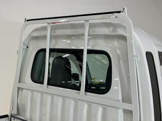 ���ۂɌ��ĐG��āA�[�����đI��ł���������