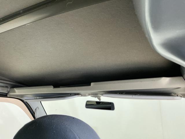 ハイゼットカーゴ ＤＸ　ワンオーナー　５速ＭＴ車　４ＷＤ　ＣＤオーディオ　ワンオーナー　５速ＭＴ車　４ＷＤ　ＣＤオーディオ　ラバーマット　キーレスエントリー　ドアバイザー　マニュアルエアコン　ヘッドライトレべライザー　シガーソケット　スペアタイヤ（33枚目）