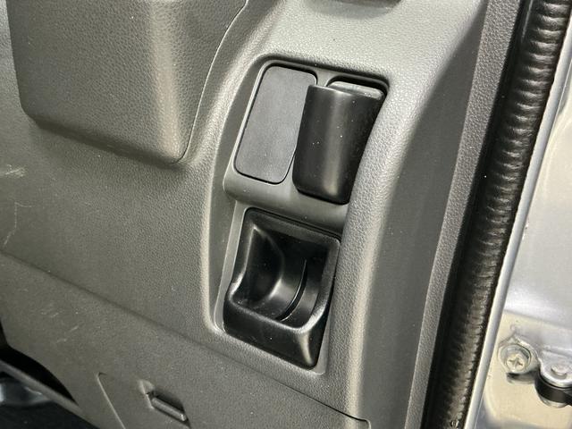 ハイゼットカーゴ ＤＸ　ワンオーナー　５速ＭＴ車　４ＷＤ　ＣＤオーディオ　ワンオーナー　５速ＭＴ車　４ＷＤ　ＣＤオーディオ　ラバーマット　キーレスエントリー　ドアバイザー　マニュアルエアコン　ヘッドライトレべライザー　シガーソケット　スペアタイヤ（39枚目）