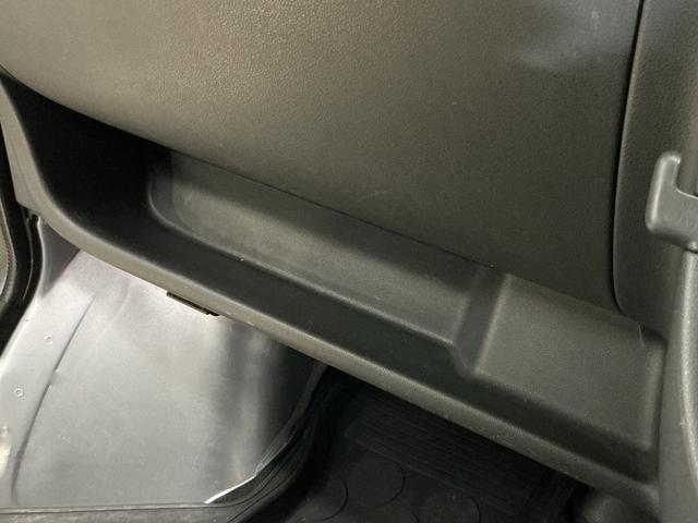 ハイゼットカーゴ ＤＸ　ワンオーナー　５速ＭＴ車　４ＷＤ　ＣＤオーディオ　ワンオーナー　５速ＭＴ車　４ＷＤ　ＣＤオーディオ　ラバーマット　キーレスエントリー　ドアバイザー　マニュアルエアコン　ヘッドライトレべライザー　シガーソケット　スペアタイヤ（56枚目）