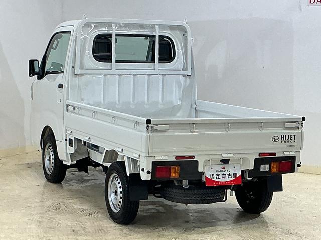 ハイゼットトラック スタンダード　ワンオーナー　４ＷＤ　ＣＶＴ車　ラジオデッキ　ワンオーナー　４ＷＤ　ＣＶＴ車　ラジオデッキ　リアコーナーセンサー　オートマチックハイビーム　３方開　横滑り防止装置　オートライト　マニュアルエアコン　スマートアシスト　ヘッドライトレべライザー（14枚目）