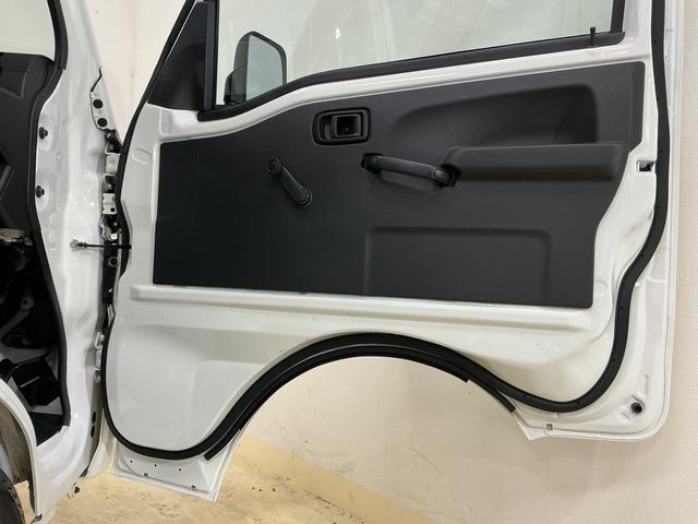 ハイゼットトラック スタンダード　ワンオーナー　４ＷＤ　ＣＶＴ車　ラジオデッキ　ワンオーナー　４ＷＤ　ＣＶＴ車　ラジオデッキ　リアコーナーセンサー　オートマチックハイビーム　３方開　横滑り防止装置　オートライト　マニュアルエアコン　スマートアシスト　ヘッドライトレべライザー（20枚目）