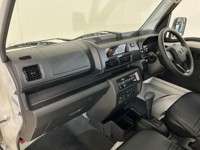 ハイゼットトラック スタンダード　ワンオーナー　４ＷＤ　ＣＶＴ車　ラジオデッキ　ワンオーナー　４ＷＤ　ＣＶＴ車　ラジオデッキ　リアコーナーセンサー　オートマチックハイビーム　３方開　横滑り防止装置　オートライト　マニュアルエアコン　スマートアシスト　ヘッドライトレべライザー（22枚目）