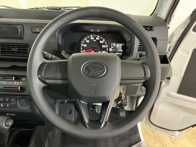 ハイゼットトラック スタンダード　ワンオーナー　４ＷＤ　ＣＶＴ車　ラジオデッキ　ワンオーナー　４ＷＤ　ＣＶＴ車　ラジオデッキ　リアコーナーセンサー　オートマチックハイビーム　３方開　横滑り防止装置　オートライト　マニュアルエアコン　スマートアシスト　ヘッドライトレべライザー（23枚目）