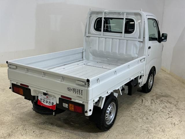 ハイゼットトラック スタンダード　ワンオーナー　４ＷＤ　ＣＶＴ車　ラジオデッキ　ワンオーナー　４ＷＤ　ＣＶＴ車　ラジオデッキ　リアコーナーセンサー　オートマチックハイビーム　３方開　横滑り防止装置　オートライト　マニュアルエアコン　スマートアシスト　ヘッドライトレべライザー（24枚目）