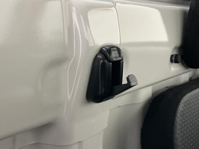 ハイゼットトラック スタンダード　ワンオーナー　４ＷＤ　ＣＶＴ車　ラジオデッキ　ワンオーナー　４ＷＤ　ＣＶＴ車　ラジオデッキ　リアコーナーセンサー　オートマチックハイビーム　３方開　横滑り防止装置　オートライト　マニュアルエアコン　スマートアシスト　ヘッドライトレべライザー（53枚目）