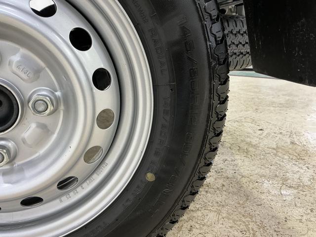 ハイゼットトラック スタンダード　ワンオーナー　４ＷＤ　ＣＶＴ車　ラジオデッキ　ワンオーナー　４ＷＤ　ＣＶＴ車　ラジオデッキ　リアコーナーセンサー　オートマチックハイビーム　３方開　横滑り防止装置　オートライト　マニュアルエアコン　スマートアシスト　ヘッドライトレべライザー（55枚目）