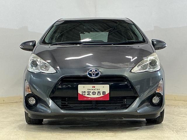 アクア S ナビ フルセグチューナー ブルートゥース対応 ETC ナビ フルセグチューナー ブルートゥース対応 ETC プッシュボタンエンジンスタート オートエアコン 電動格納式ドアミラー ホイールキャップ フォグランプ オートライト バイザー カーペットマット(5枚目)