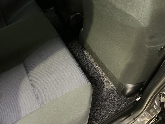 アクア S ナビ フルセグチューナー ブルートゥース対応 ETC ナビ フルセグチューナー ブルートゥース対応 ETC プッシュボタンエンジンスタート オートエアコン 電動格納式ドアミラー ホイールキャップ フォグランプ オートライト バイザー カーペットマット(22枚目)