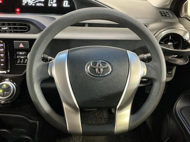 アクア S ナビ フルセグチューナー ブルートゥース対応 ETC ナビ フルセグチューナー ブルートゥース対応 ETC プッシュボタンエンジンスタート オートエアコン 電動格納式ドアミラー ホイールキャップ フォグランプ オートライト バイザー カーペットマット(26枚目)