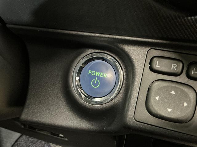 アクア S ナビ フルセグチューナー ブルートゥース対応 ETC ナビ フルセグチューナー ブルートゥース対応 ETC プッシュボタンエンジンスタート オートエアコン 電動格納式ドアミラー ホイールキャップ フォグランプ オートライト バイザー カーペットマット(37枚目)