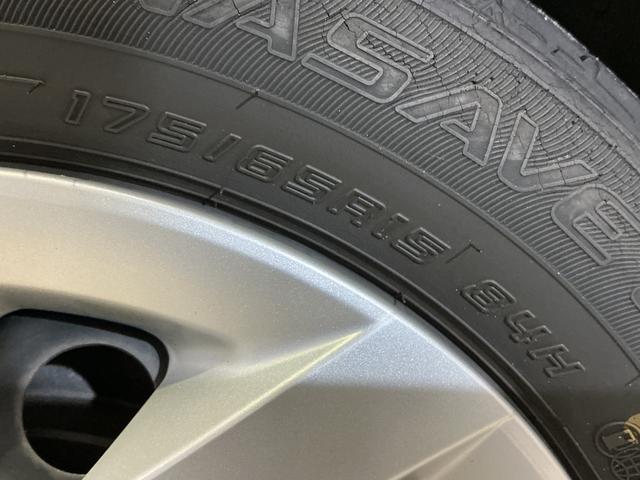 アクア S ナビ フルセグチューナー ブルートゥース対応 ETC ナビ フルセグチューナー ブルートゥース対応 ETC プッシュボタンエンジンスタート オートエアコン 電動格納式ドアミラー ホイールキャップ フォグランプ オートライト バイザー カーペットマット(57枚目)