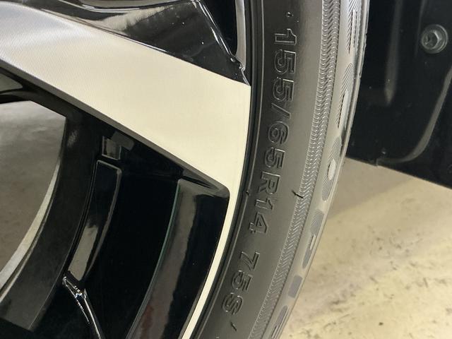 タント カスタムＸ　届出済み未使用車　４ＷＤ　パノラマモニター　届出済み未使用車　４ＷＤ　全周囲カメラ　両側電動スライドドア　前席シートヒーター　前後コーナーセンサー　電子パーキング　オートブレーキホールド　オートマチックハイビーム　１４インチ純正アルミホイール（65枚目）