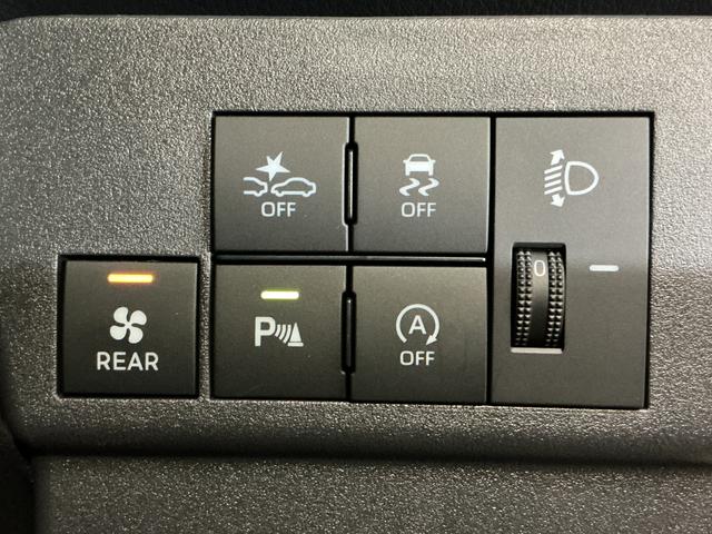 ハイゼットカーゴ ＤＸ　４ＷＤ　スマートアシスト　オートライト　コーナーセンサ　４ＷＤ　スマートアシスト　キーレスリモコン　オートライト　コーナーセンサー　スチールホイール　マニュアルエアコン　フロントパワーウインド　リヤワイパー　アイドリングストップ　パワステ　ＡＢＳ（4枚目）