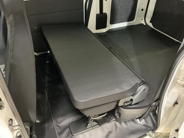 ハイゼットカーゴ ＤＸ　４ＷＤ　スマートアシスト　オートライト　コーナーセンサ　４ＷＤ　スマートアシスト　キーレスリモコン　オートライト　コーナーセンサー　スチールホイール　マニュアルエアコン　フロントパワーウインド　リヤワイパー　アイドリングストップ　パワステ　ＡＢＳ（21枚目）