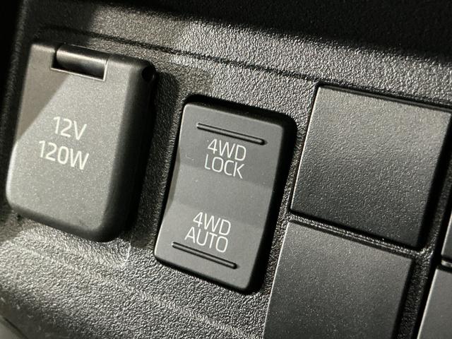 ハイゼットトラック スタンダード　ワンオーナー　４ＷＤ　ＣＶＴ車　ラジオデッキ　ワンオーナー　４ＷＤ　ＣＶＴ車　ラジオデッキ　リアコーナーセンサー　３方開　オートライト　横滑り防止装置　アイドリングストップ　スペアキー有り　マニュアルエアコン　１２Ｖ電源ソケット　バッテリーカバー（4枚目）