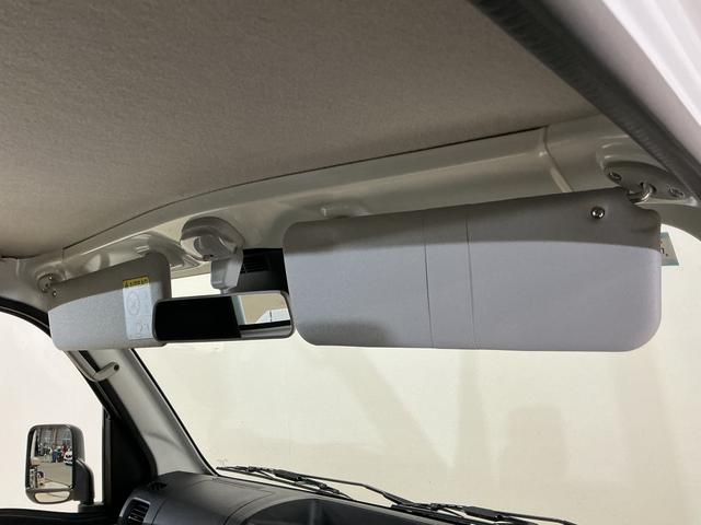 ハイゼットトラック スタンダード　ワンオーナー　４ＷＤ　ＣＶＴ車　ラジオデッキ　ワンオーナー　４ＷＤ　ＣＶＴ車　ラジオデッキ　リアコーナーセンサー　３方開　オートライト　横滑り防止装置　アイドリングストップ　スペアキー有り　マニュアルエアコン　１２Ｖ電源ソケット　バッテリーカバー（32枚目）