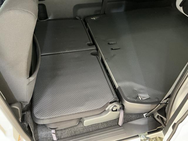 ���ۂɌ��ĐG��āA�[�����đI��ł���������