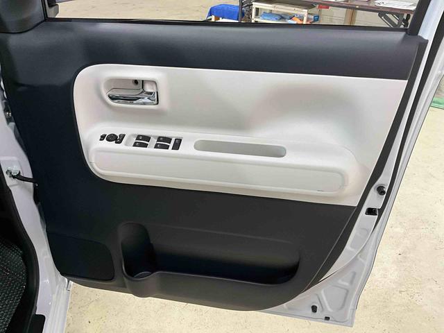 ムーヴキャンバス ストライプスＧ　届出済未使用車　スマートアシスト　届出済未使用車　スマートアシスト　バックカメラ　両側リヤパワースライドドア　プッシュボタンエンジンスタート　ＬＥＤヘッドライト　コーナーセンサー　オートエアコン　オートライト　シートヒーター　ＡＢＳ（28枚目）