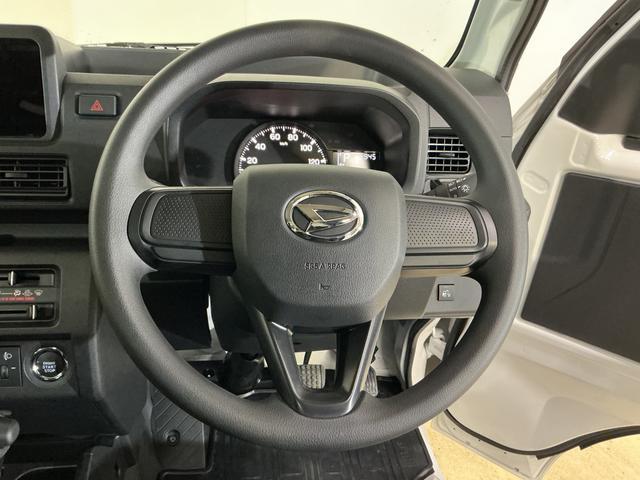 ハイゼットトラック ＥＸＴ　ワンオーナー　４ＷＤ　ＣＶＴ車　リアコーナーセンサー　ワンオーナー　４ＷＤ　ＣＶＴ車　リアコーナーセンサー　オートマチックハイビーム　３方開　荷台作業灯　オートライト　横滑り防止装置　スマアシ　アイドリングストップ　プッシュスタート　スマートキー（22枚目）