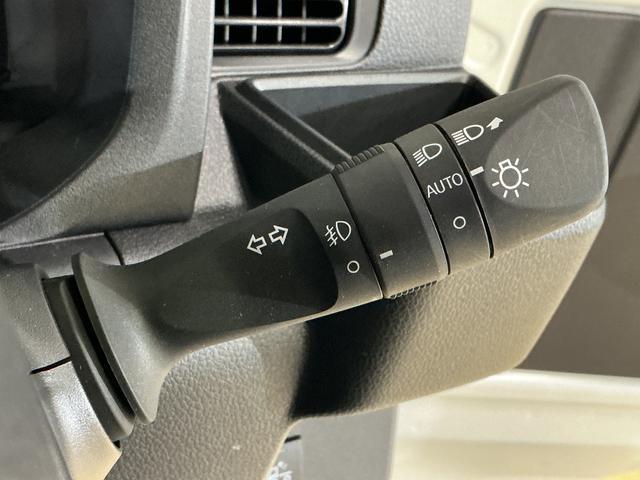 ハイゼットトラック ＥＸＴ　ワンオーナー　４ＷＤ　ＣＶＴ車　リアコーナーセンサー　ワンオーナー　４ＷＤ　ＣＶＴ車　リアコーナーセンサー　オートマチックハイビーム　３方開　荷台作業灯　オートライト　横滑り防止装置　スマアシ　アイドリングストップ　プッシュスタート　スマートキー（41枚目）