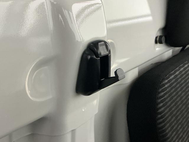 ハイゼットトラック ＥＸＴ　ワンオーナー　４ＷＤ　ＣＶＴ車　リアコーナーセンサー　ワンオーナー　４ＷＤ　ＣＶＴ車　リアコーナーセンサー　オートマチックハイビーム　３方開　荷台作業灯　オートライト　横滑り防止装置　スマアシ　アイドリングストップ　プッシュスタート　スマートキー（49枚目）