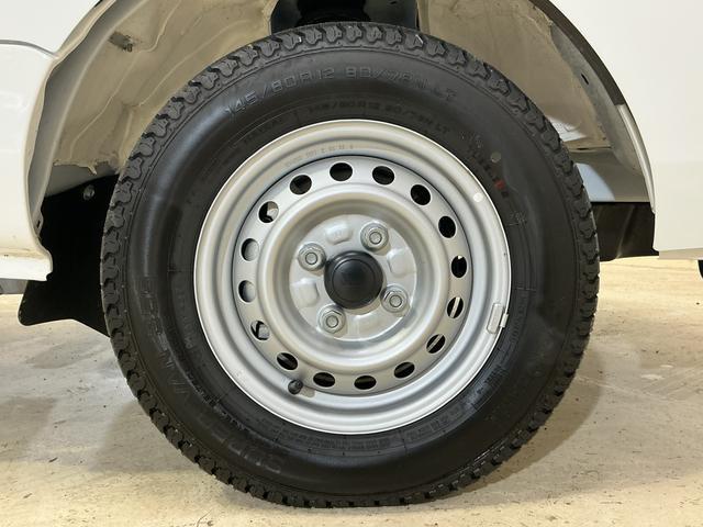 ハイゼットトラック ＥＸＴ　ワンオーナー　４ＷＤ　ＣＶＴ車　リアコーナーセンサー　ワンオーナー　４ＷＤ　ＣＶＴ車　リアコーナーセンサー　オートマチックハイビーム　３方開　荷台作業灯　オートライト　横滑り防止装置　スマアシ　アイドリングストップ　プッシュスタート　スマートキー（58枚目）