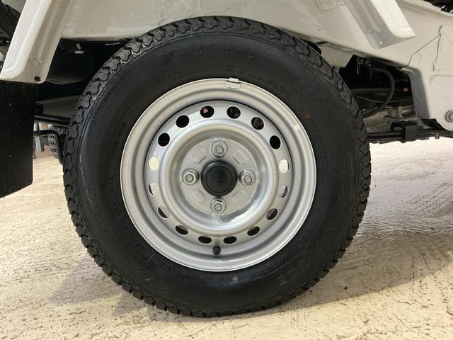 ハイゼットトラック スタンダード　ワンオーナー　４ＷＤ　ＣＶＴ車　ラジオデッキ　ワンオーナー　切替式４ＷＤ　ＣＶＴ車　ラジオデッキ　コーナーセンサー　３方開　オートライト　スペアキー　横滑り防止装置　アイドリングストップ　スマートアシスト　１２Ｖ電源ソケット　マニュアルエアコン（53枚目）