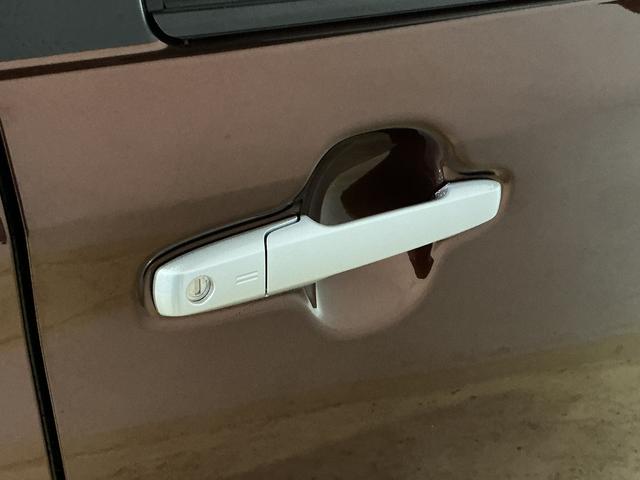 ムーヴ Ｘ　ワンオーナー　片側電動スライドドア　前後コーナーセンサー　ワンオーナー　片側電動スライドドア　前後コーナーセンサー　オートマチックハイビーム　ＬＥＤヘッドライト　プッシュスタート　スマートキー　キーレス　スマートアシスト　オートライト　横滑り防止装置（13枚目）