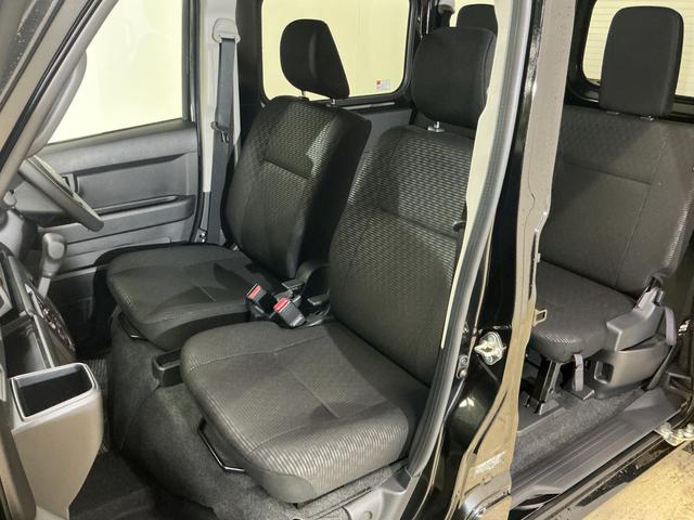 ハイゼットカーゴ クルーズ ワンオーナー 切替式4WD コーナーセンサー ワンオーナー 切替式4WD コーナーセンサー オートマチックハイビーム オートライト プッシュスタート スマートキー キーレスエントリー 横滑り防止装置 アイドリングストップ 12V電源ソケット(17枚目)