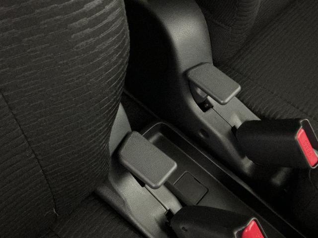 ハイゼットカーゴ クルーズ ワンオーナー 切替式4WD コーナーセンサー ワンオーナー 切替式4WD コーナーセンサー オートマチックハイビーム オートライト プッシュスタート スマートキー キーレスエントリー 横滑り防止装置 アイドリングストップ 12V電源ソケット(33枚目)