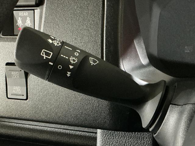 ハイゼットカーゴ クルーズ ワンオーナー 切替式4WD コーナーセンサー ワンオーナー 切替式4WD コーナーセンサー オートマチックハイビーム オートライト プッシュスタート スマートキー キーレスエントリー 横滑り防止装置 アイドリングストップ 12V電源ソケット(37枚目)