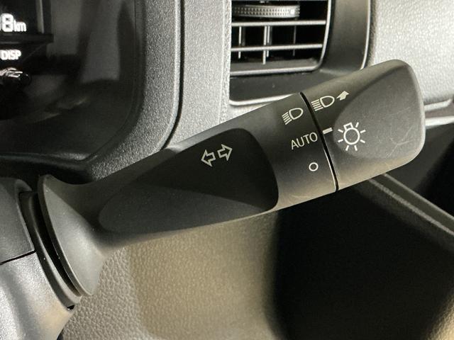 ハイゼットカーゴ クルーズ ワンオーナー 切替式4WD コーナーセンサー ワンオーナー 切替式4WD コーナーセンサー オートマチックハイビーム オートライト プッシュスタート スマートキー キーレスエントリー 横滑り防止装置 アイドリングストップ 12V電源ソケット(38枚目)