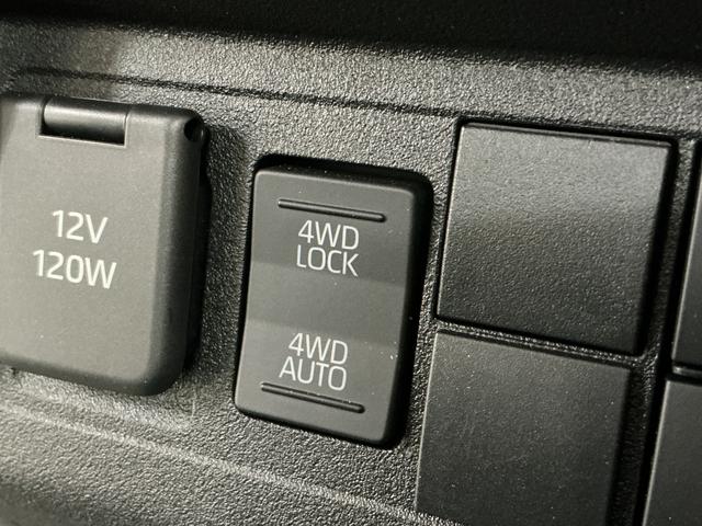 ハイゼットトラック スタンダード　４ＷＤ　ＣＶＴ　ラジオデッキ　コーナーセンサー　４ＷＤ　ＣＶＴ車　ラジオデッキ　前後コーナーセンサー　３方開　オートマチックハイビーム　衝突軽減ブレーキ　１２Ｖ電源ソケット　横滑り防止装置　アイドリングストップ　オートライト　スペアキー（4枚目）