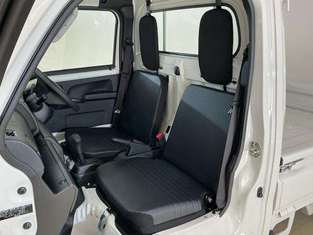 ハイゼットトラック スタンダード　４ＷＤ　ＣＶＴ　ラジオデッキ　コーナーセンサー　４ＷＤ　ＣＶＴ車　ラジオデッキ　前後コーナーセンサー　３方開　オートマチックハイビーム　衝突軽減ブレーキ　１２Ｖ電源ソケット　横滑り防止装置　アイドリングストップ　オートライト　スペアキー（18枚目）