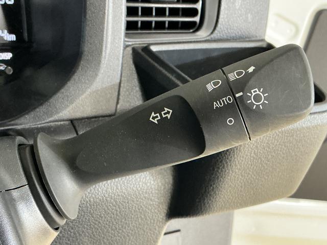 ハイゼットトラック スタンダード　４ＷＤ　ＣＶＴ　ラジオデッキ　コーナーセンサー　４ＷＤ　ＣＶＴ車　ラジオデッキ　前後コーナーセンサー　３方開　オートマチックハイビーム　衝突軽減ブレーキ　１２Ｖ電源ソケット　横滑り防止装置　アイドリングストップ　オートライト　スペアキー（39枚目）