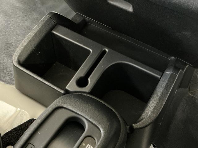 ハイゼットトラック スタンダード　４ＷＤ　ＣＶＴ　ラジオデッキ　コーナーセンサー　４ＷＤ　ＣＶＴ車　ラジオデッキ　前後コーナーセンサー　３方開　オートマチックハイビーム　衝突軽減ブレーキ　１２Ｖ電源ソケット　横滑り防止装置　アイドリングストップ　オートライト　スペアキー（44枚目）